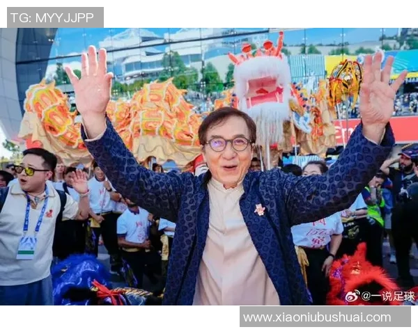 成龙心目中的足球偶像是谁他对足球明星的热爱与追随